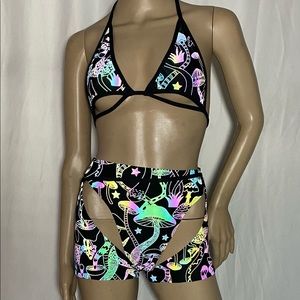 Rainbow Reflective mushroom peekaboo triangle top